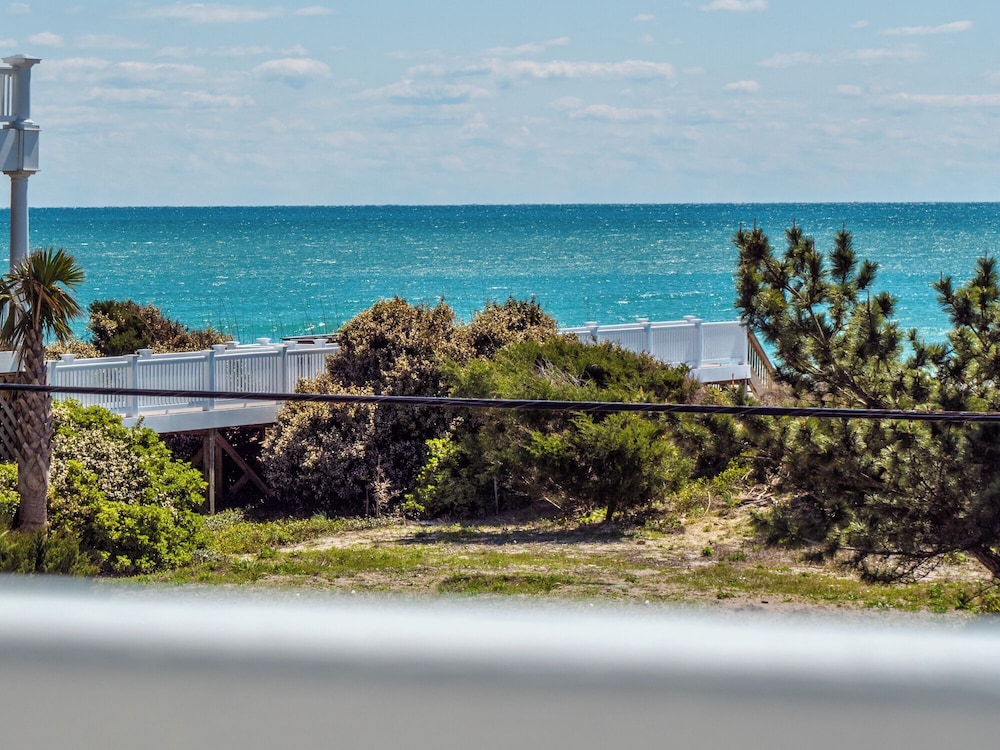 The Channel Marker by Topsail Realty