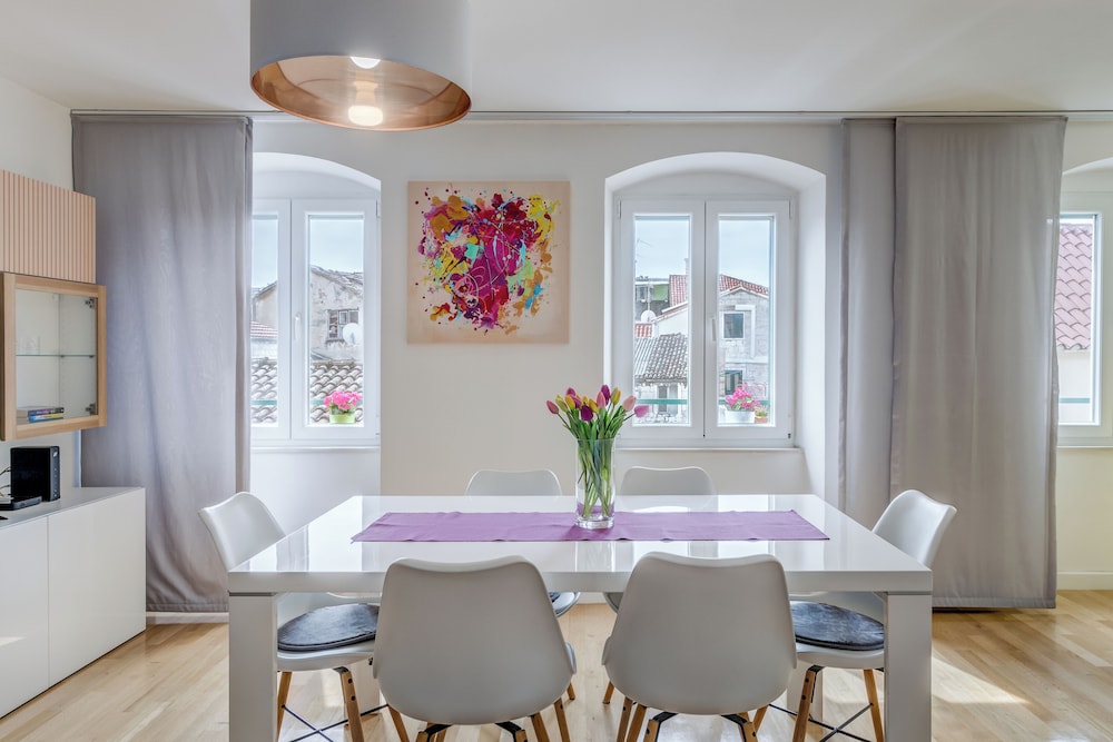 Heritage Carollini, Two-Story Residence