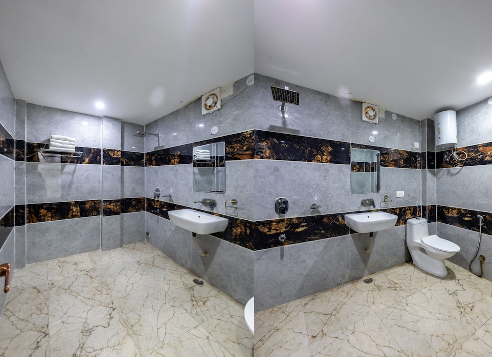 Hotel Admire Inn Sec - 104 By ASPL