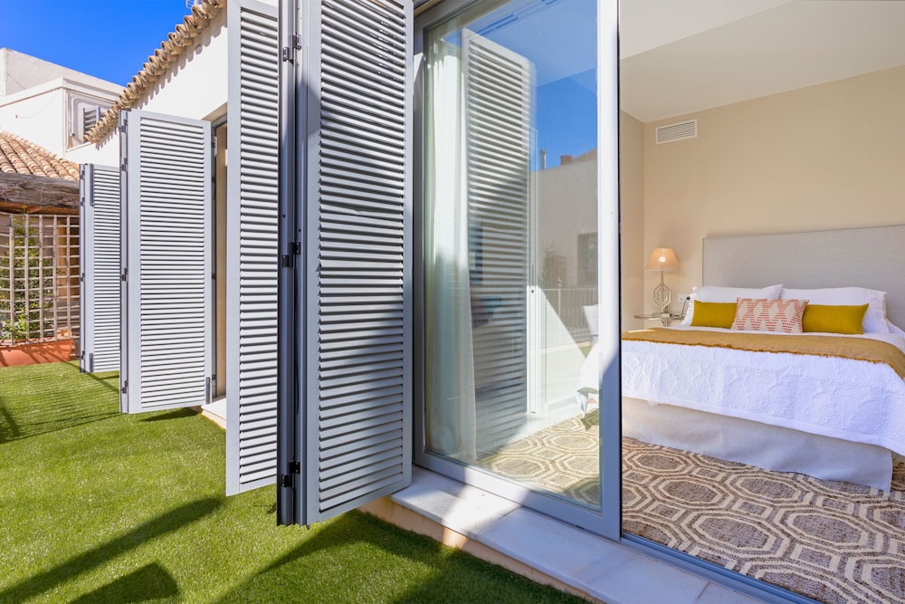 Amazing 4BD Duplex With Terrace in Santa Cruz Abades Terrace III