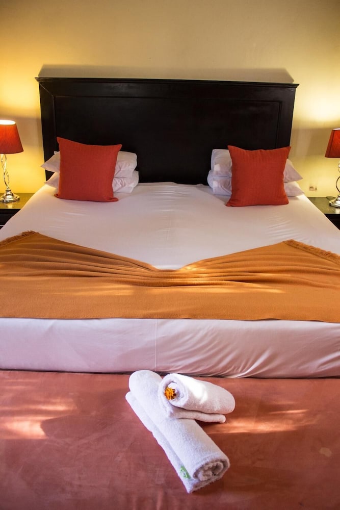 Maple's Guest House