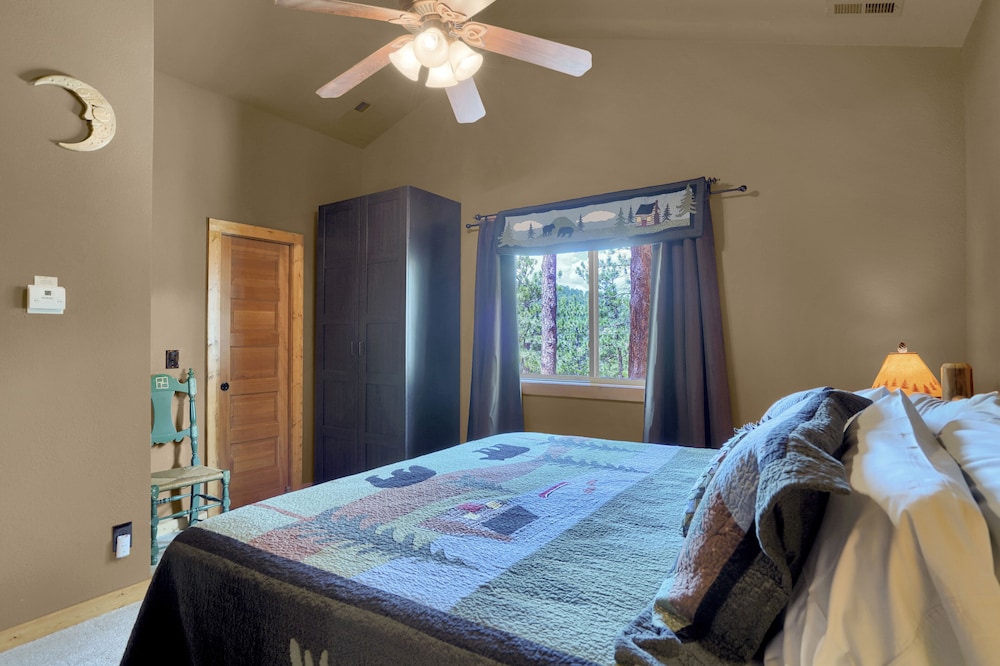Rocky Mountain Lodge view 5