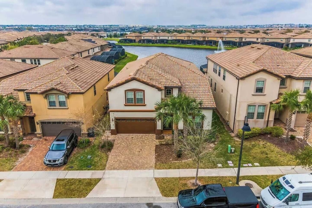 Sleeps 20! Resort Home Near Disney, Pool+game Room Twice-as-nice by Avantstay