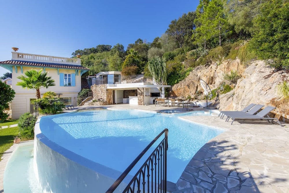 Magnificent Villa With sea View in Theoule sur Mer