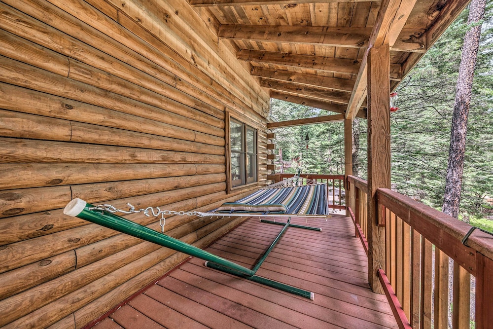 Tree-lined 'polly's Perch' w/ Mountain Views! view 5