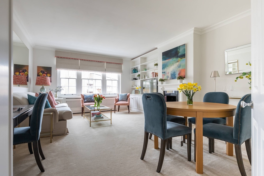 Sloane Avenue IV by Onefinestay