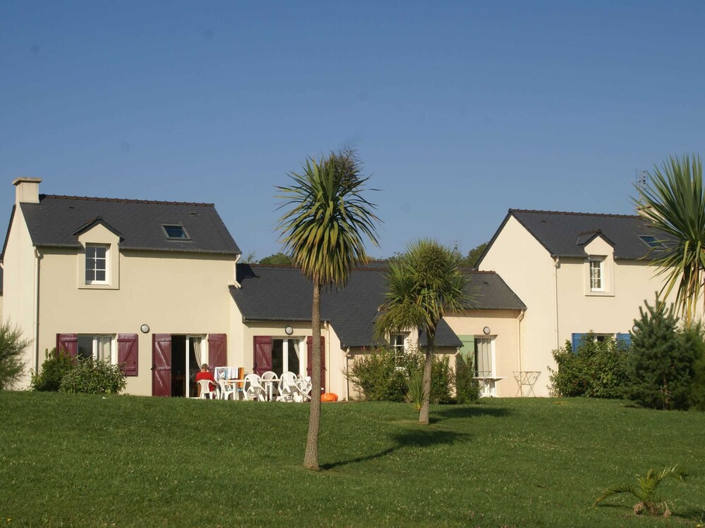 Pleasant Breton Holiday Home Near the bay of Douarnenez