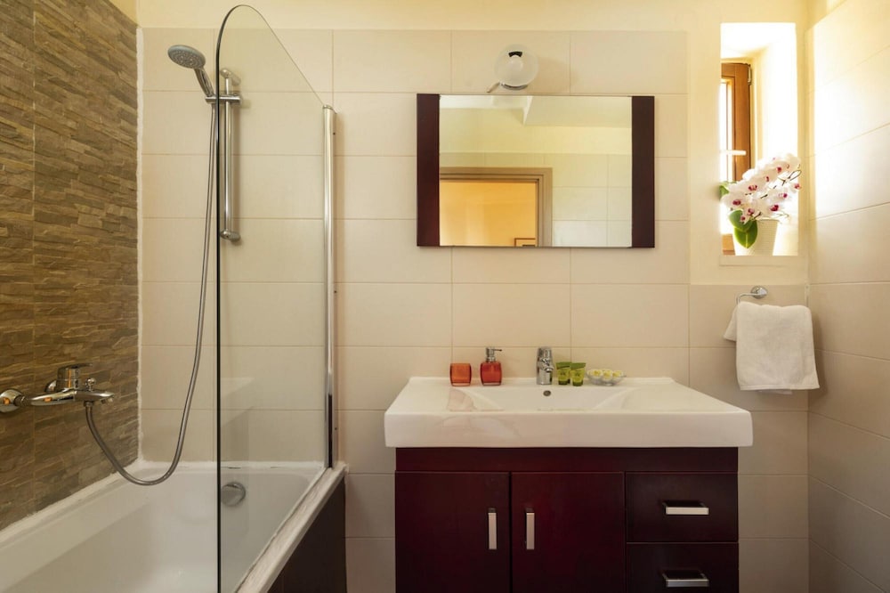 Charming Holiday Home in Maheri