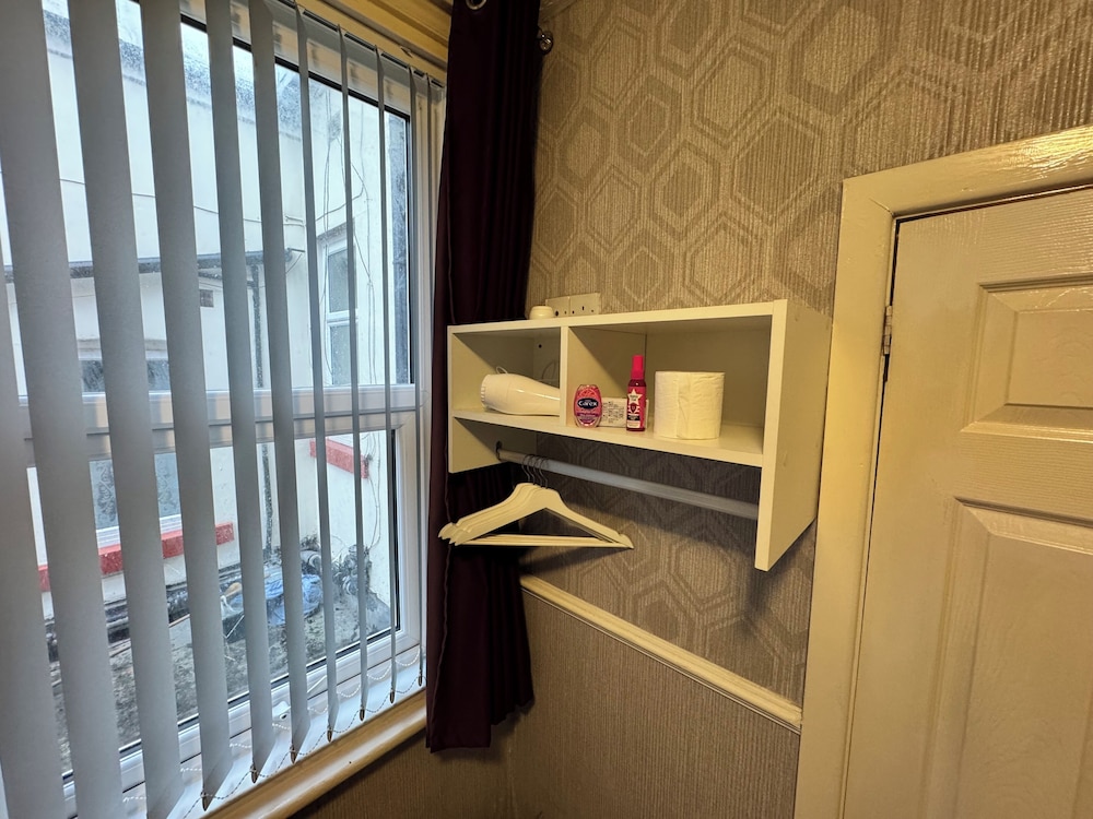 Runway Guest House - Adult Only