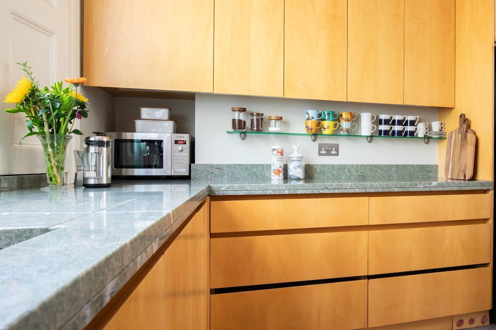 Willes Road II by Onefinestay