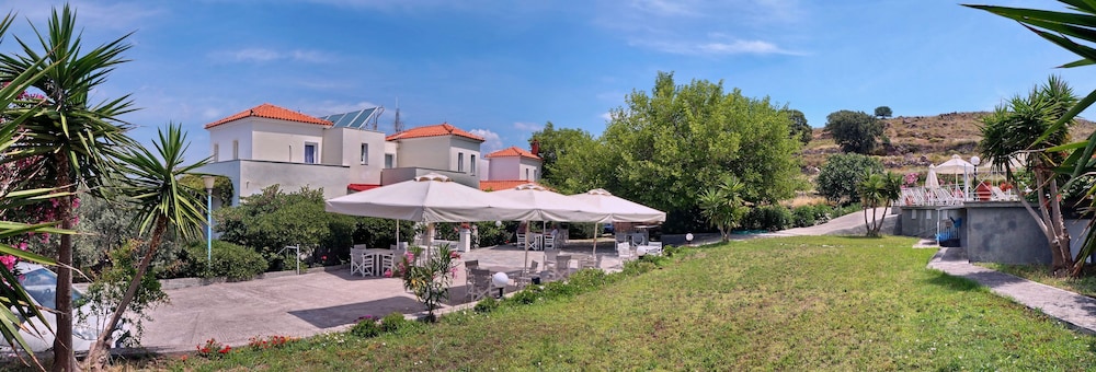 Akti Hotel & Apartments