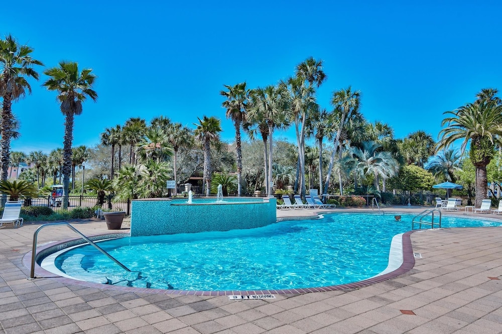 Shore to Please 4 Bedroom Holiday Home by Five Star Properties