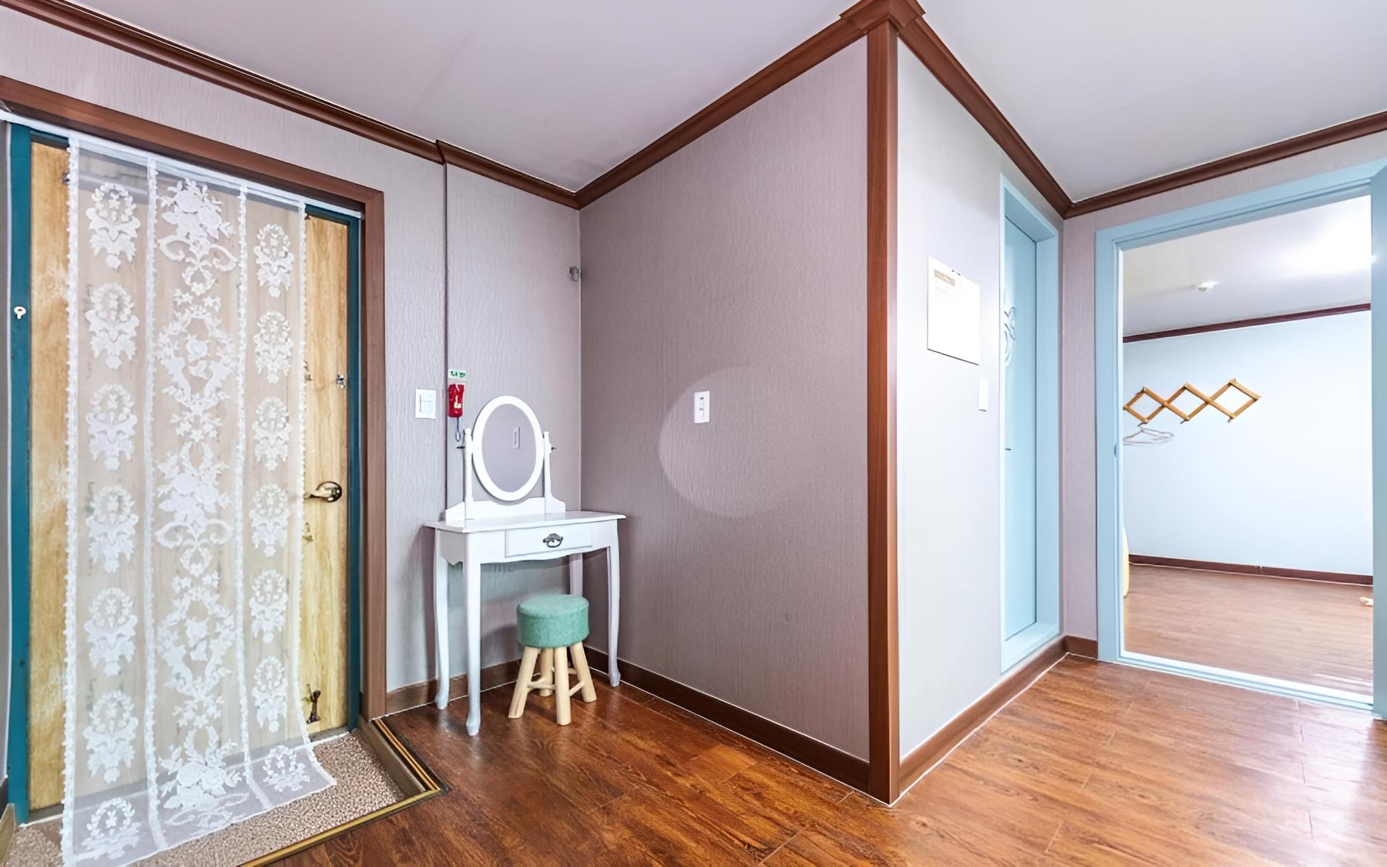 Goseong Naiaseu Pension