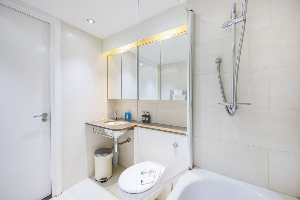 Daimee's Place 2 Bed and 2 Bath Property