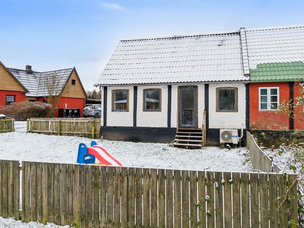 5 Star Holiday Home in Ronne
