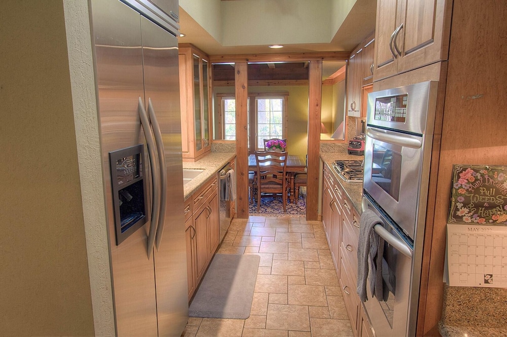 Lake Tahoe Vacations - Third Creek Comfort 2 Bedroom Townhouse by RedAwning - Property Image 27