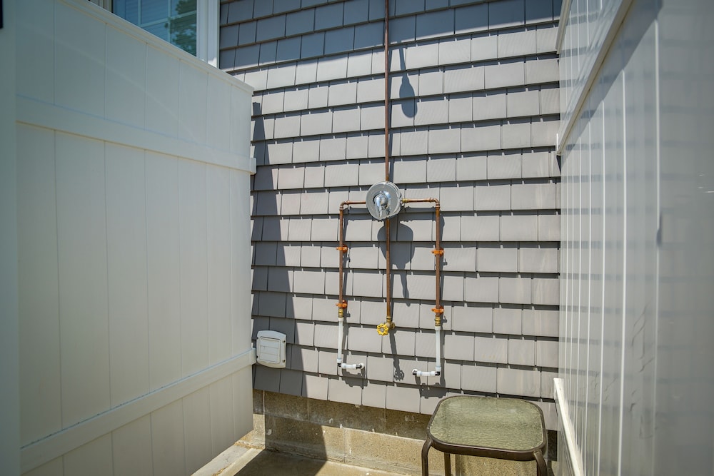 Newly Renovated Dennis Port Home: Close to Beaches