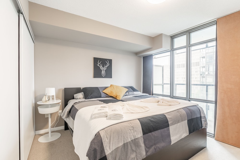 Stylish Suite in Downtown Toronto photo 4