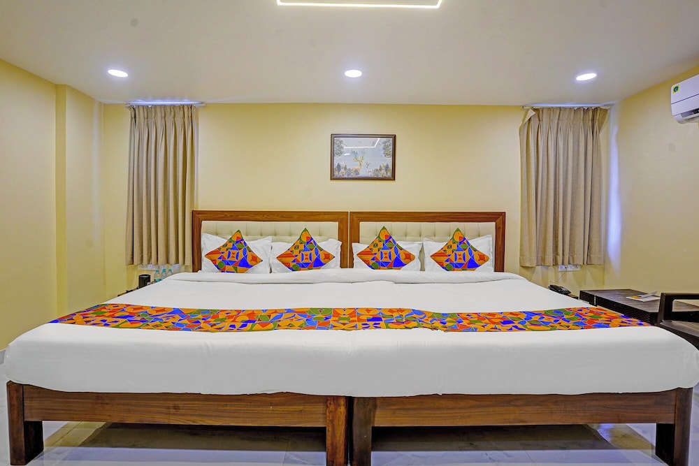 Fabhotel Ojas Inn