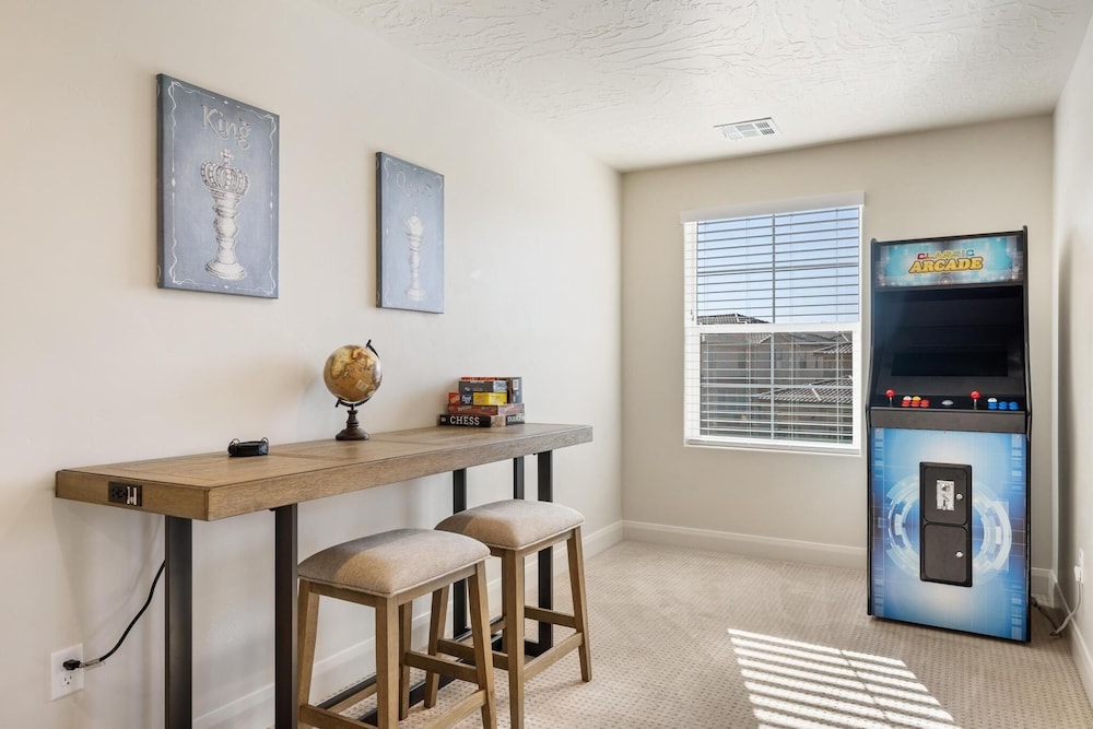 Holiday Hideaway 5 Bedroom Townhouse