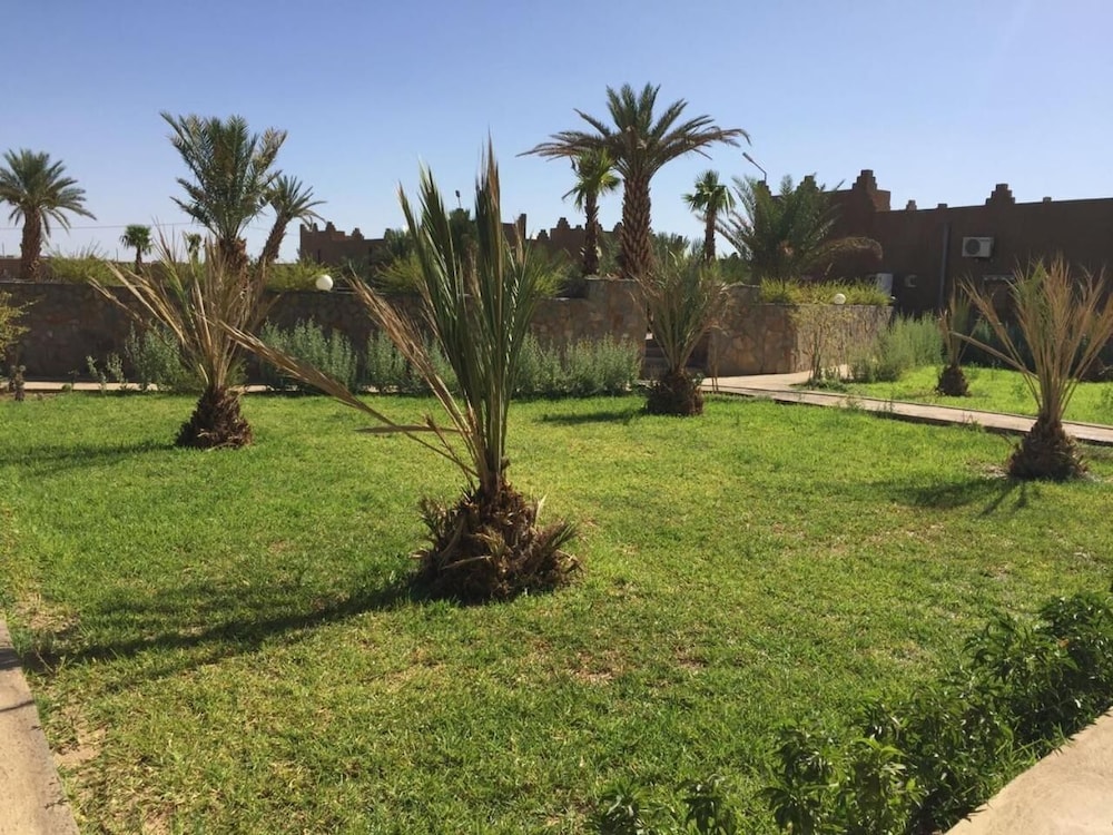 Auberge Kasbah Meteorites