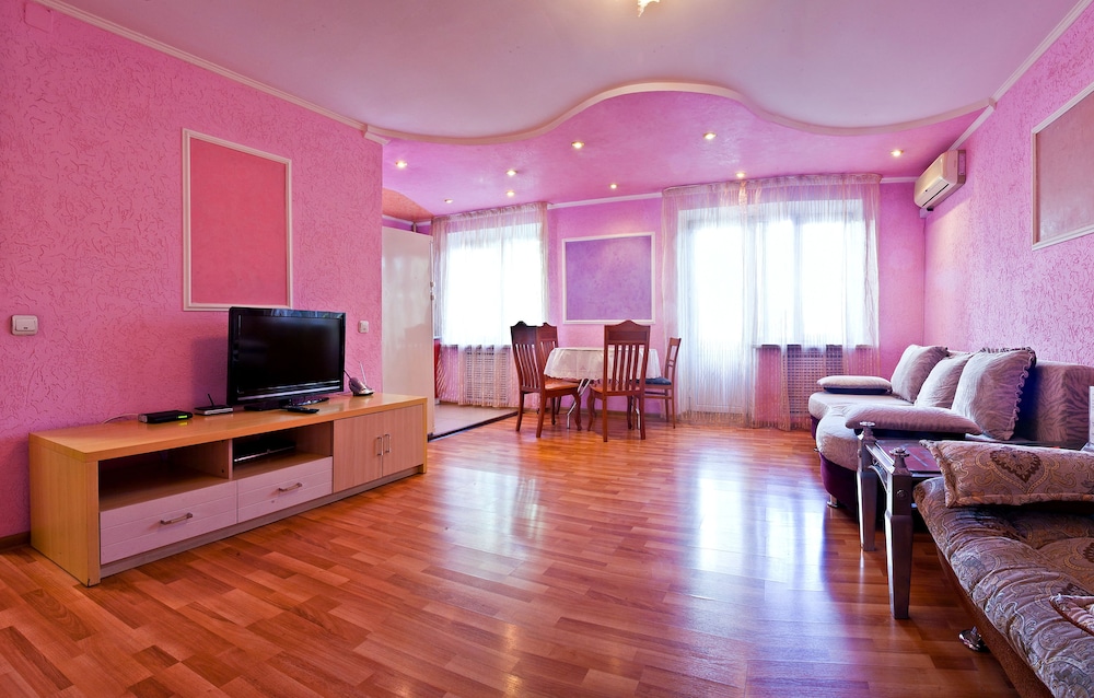 Lessor Apartments