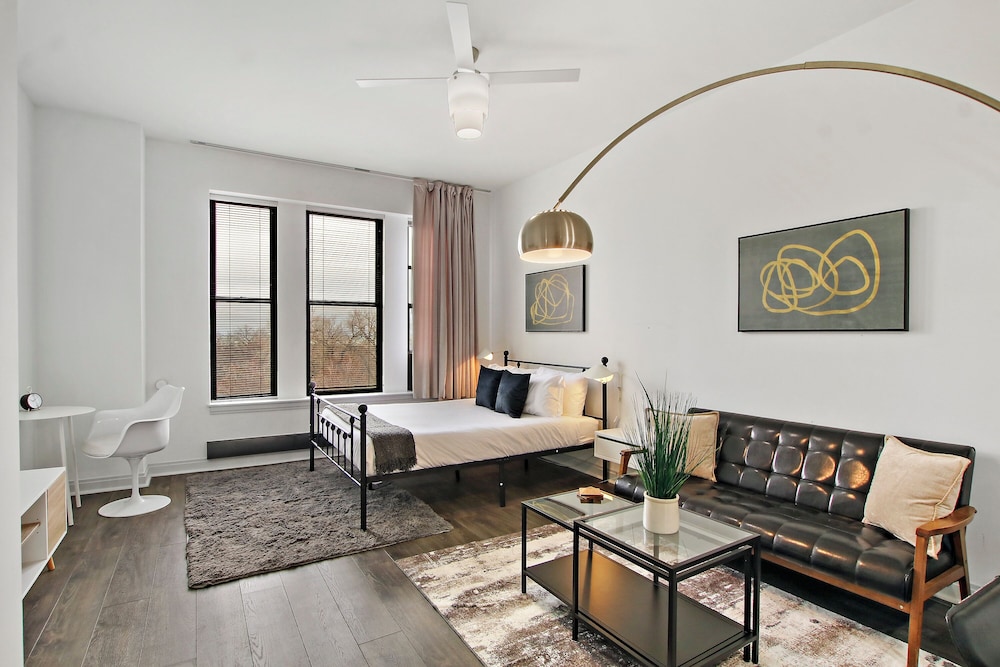 Bright Studio - Del Prado 706