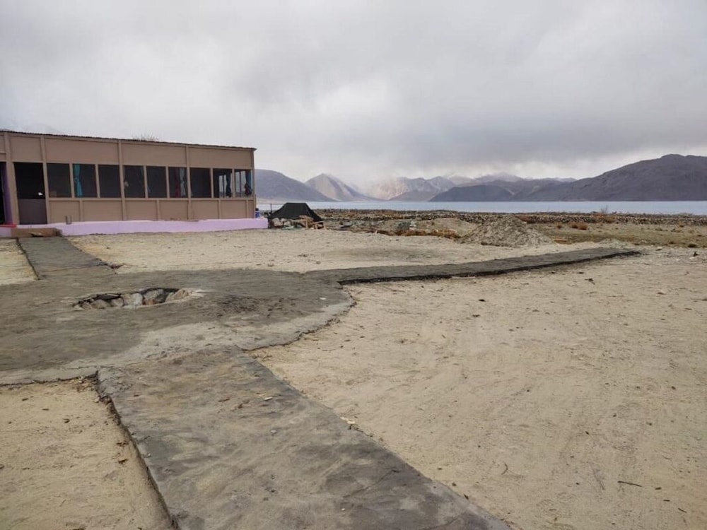 Pangong Sunrise Cottage & Resort view 4