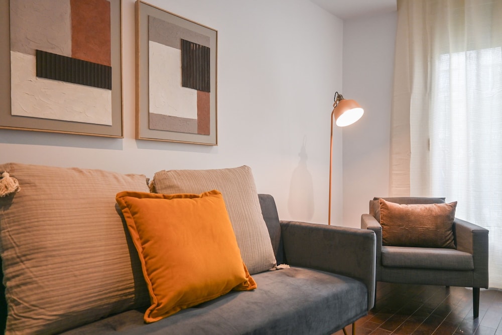 M Sen1692 Amplio Apartamento con Balc n en Calle