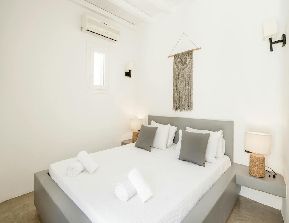 Unique Cycladic Villa With Pool