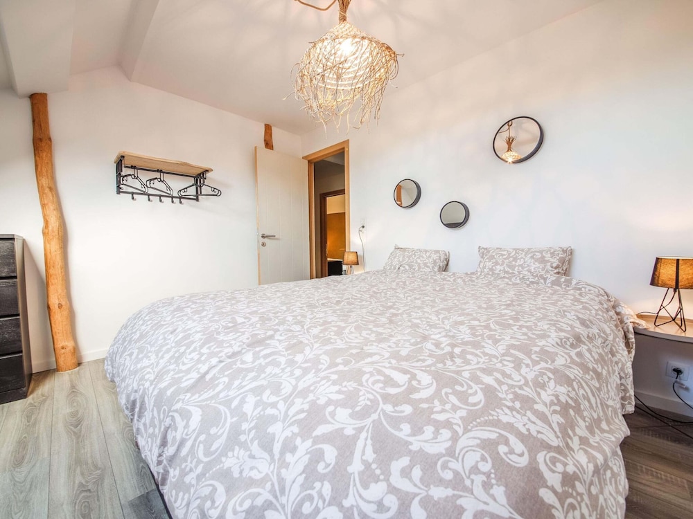 Quietly Located Farmhouse L'echappee Belle