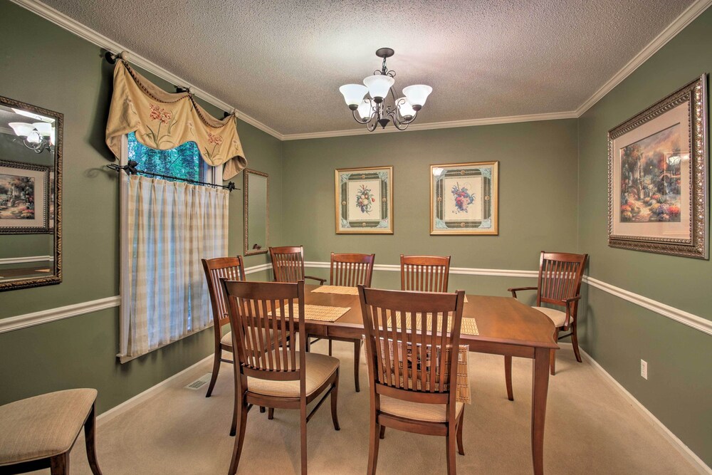 Spacious Family Home - 17 Miles to Winston-salem!, photo 20