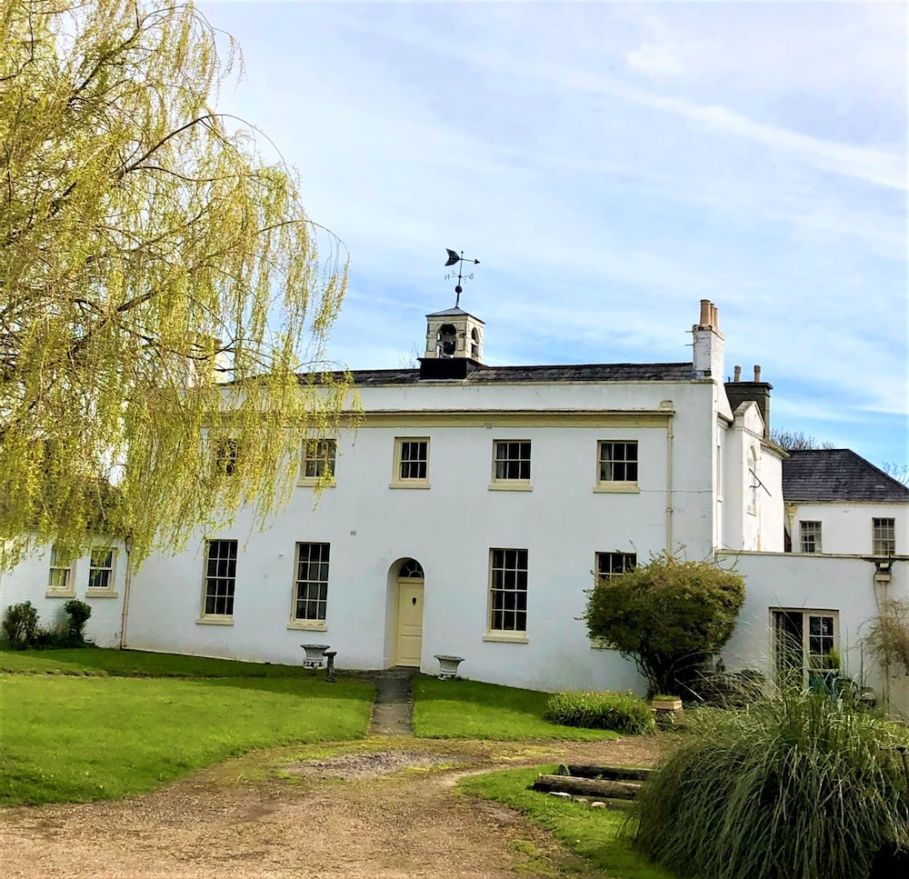 Folkestone Vacations - Beachborough Park - Property Image 1