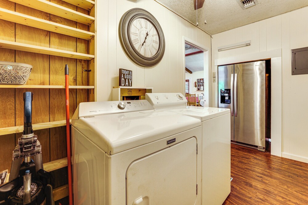5 Mi to New Braunfels: Family-friendly Retreat