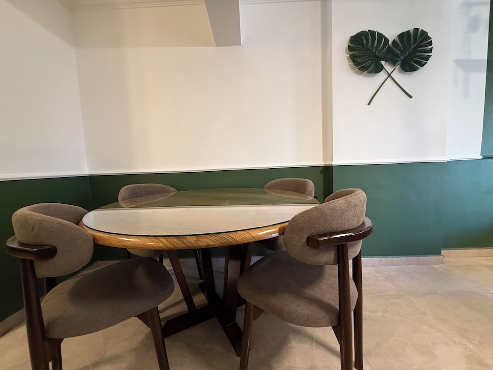 Unique 3-bedroom Apartment in First Al Sheikh Zayed, Cairo