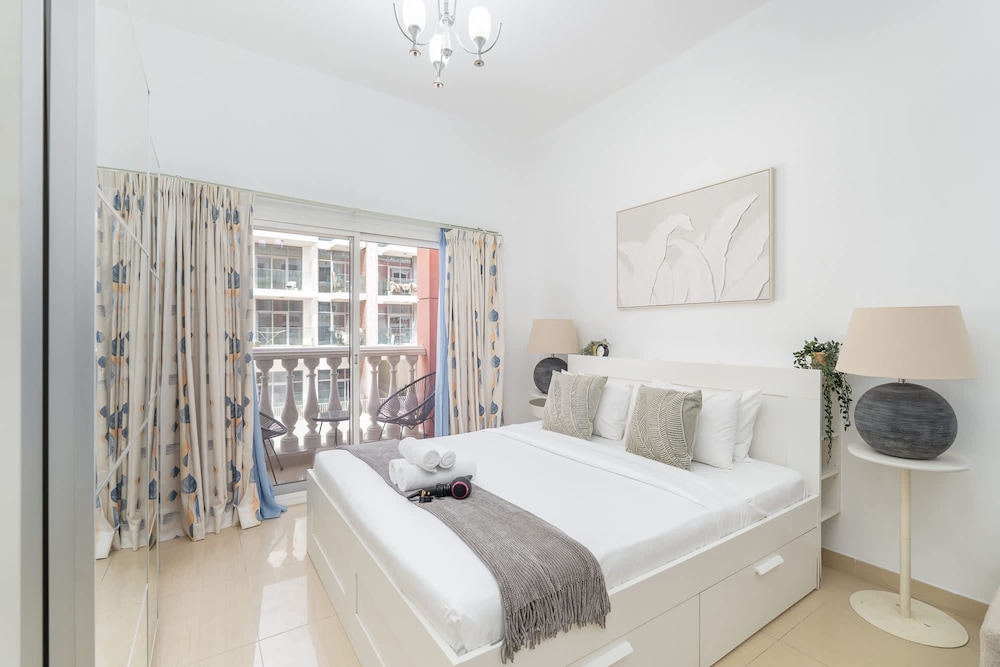 Serene Studio in Botanica JVC Perfect for Three