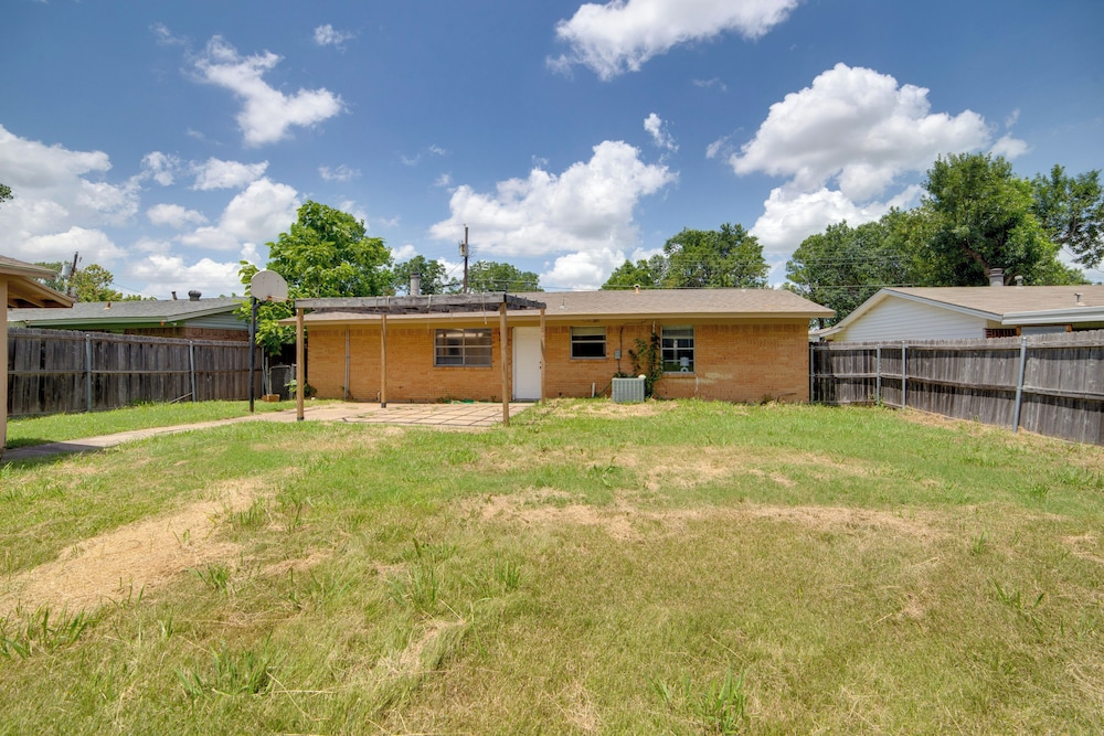 Pet-friendly Sachse Home: Large Fenced Yard