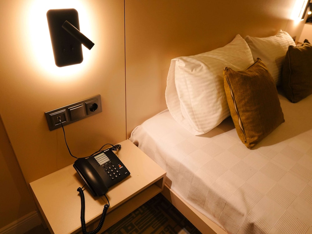 Bonnie City Hotel - Image 20