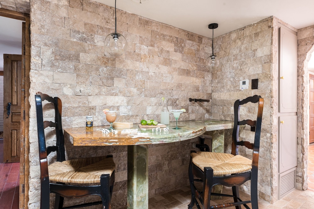 La Casona by Avantstay Gorgeous Spanish Style Oasis w Historic Charm Pool