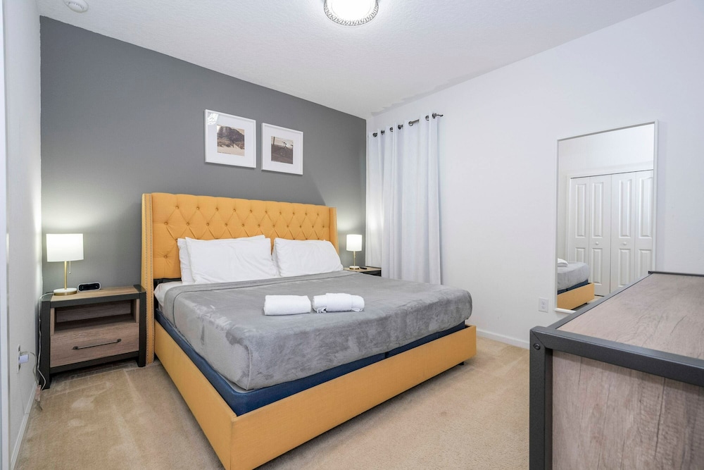 Spacious 12br Family Villa Near Disney Bella Vida