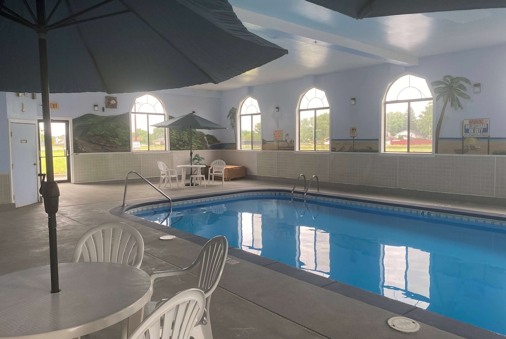 Howard Johnson by Wyndham Manteno - Property Image 3