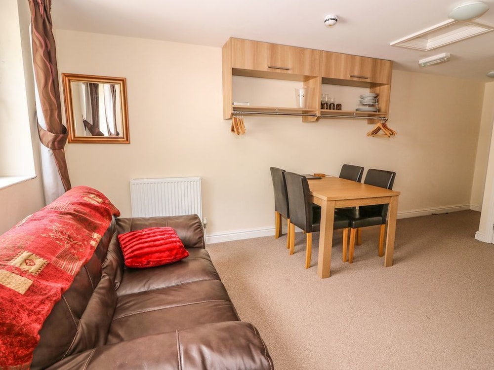 Swansea Vacations - Old Tredegar Arms - Property Image 3