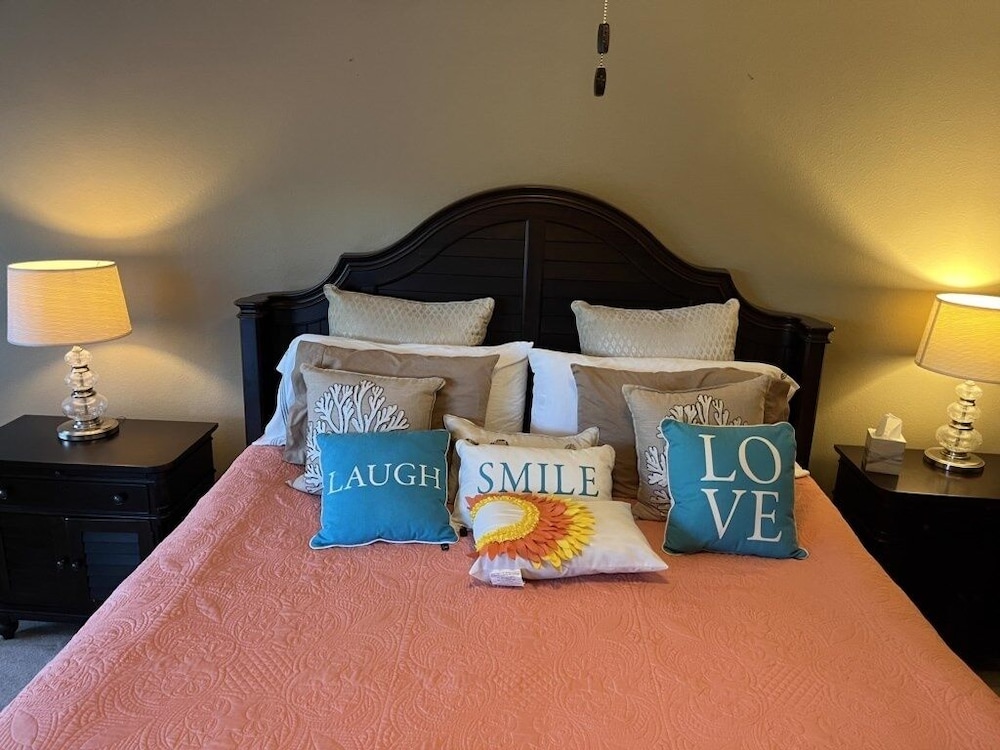 Kid Friendly Condo With Pool, Basketball, Bocce, Hot Tub, And More! 3 Bedroom Condo
