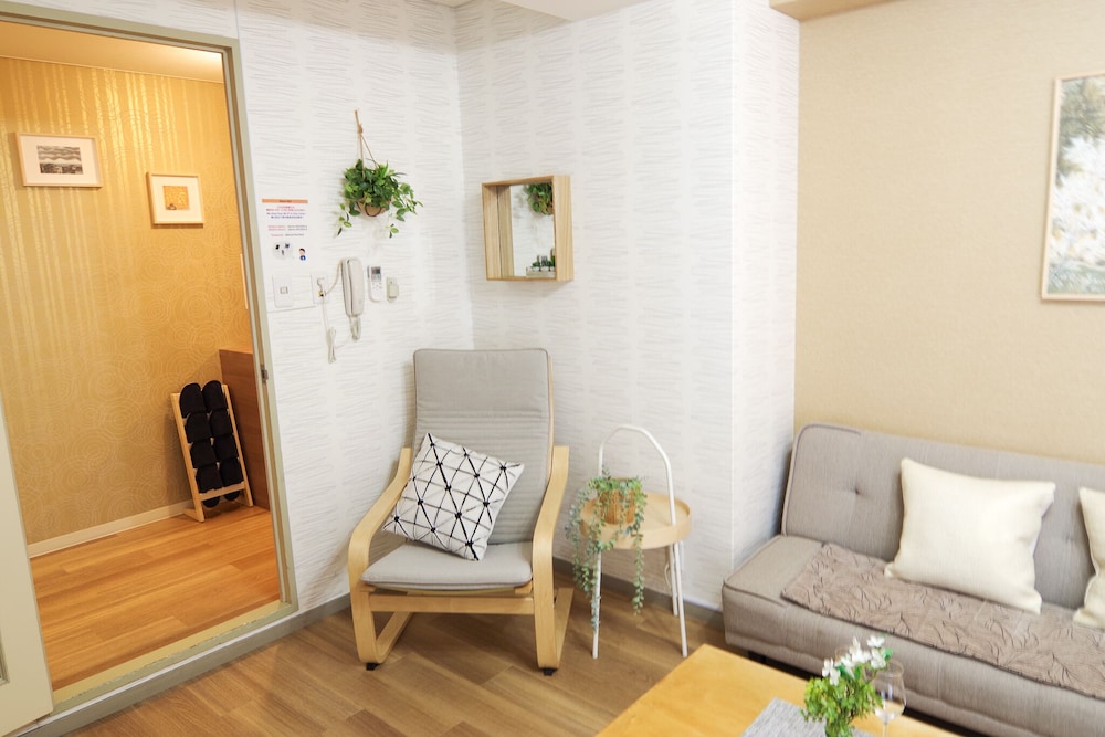 Nipponbashi Art Hotel