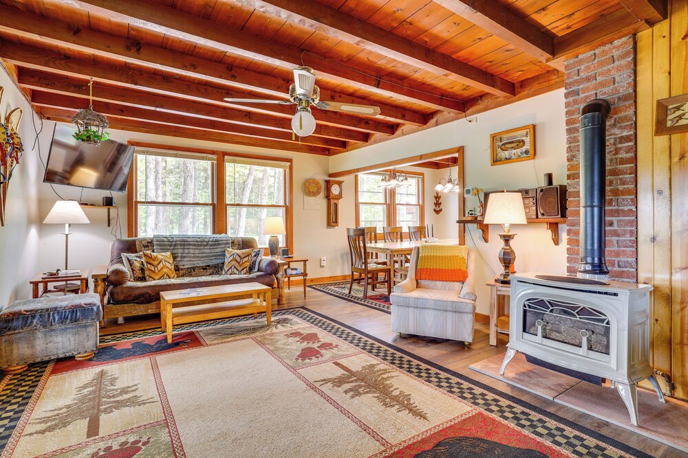 Hatfield Family Home on Lake Arbutus: Boat & Hike
