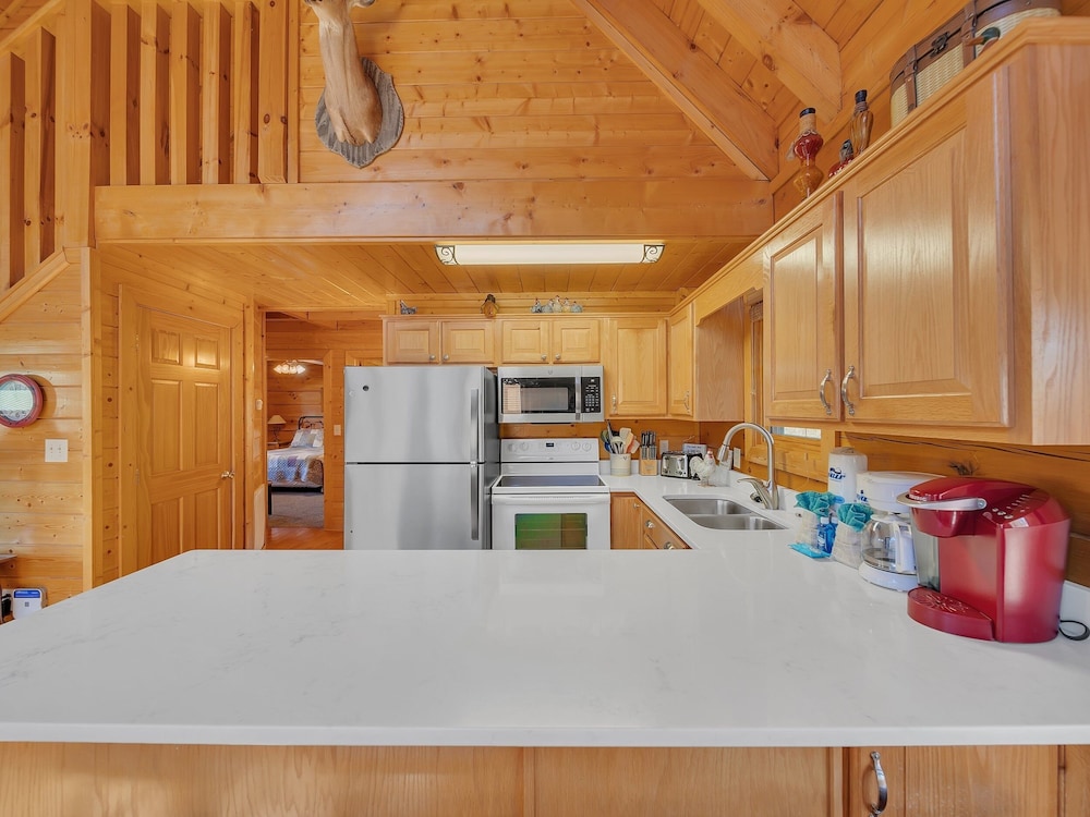 Ern821 - Tranquil Times 5 Bedroom Cabin