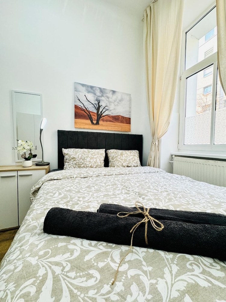 5BR Apt 10min to Matzleinsdorfer