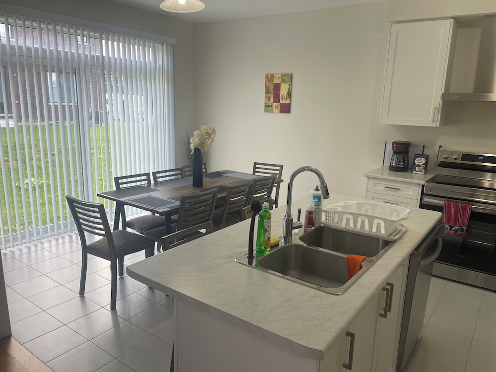 Brand New 3 Bedroom Home in West Niagara