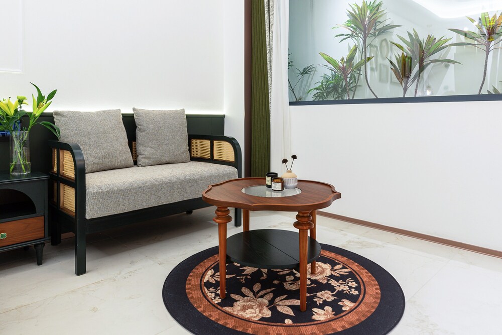 Vishan Garden Trendy Hostel