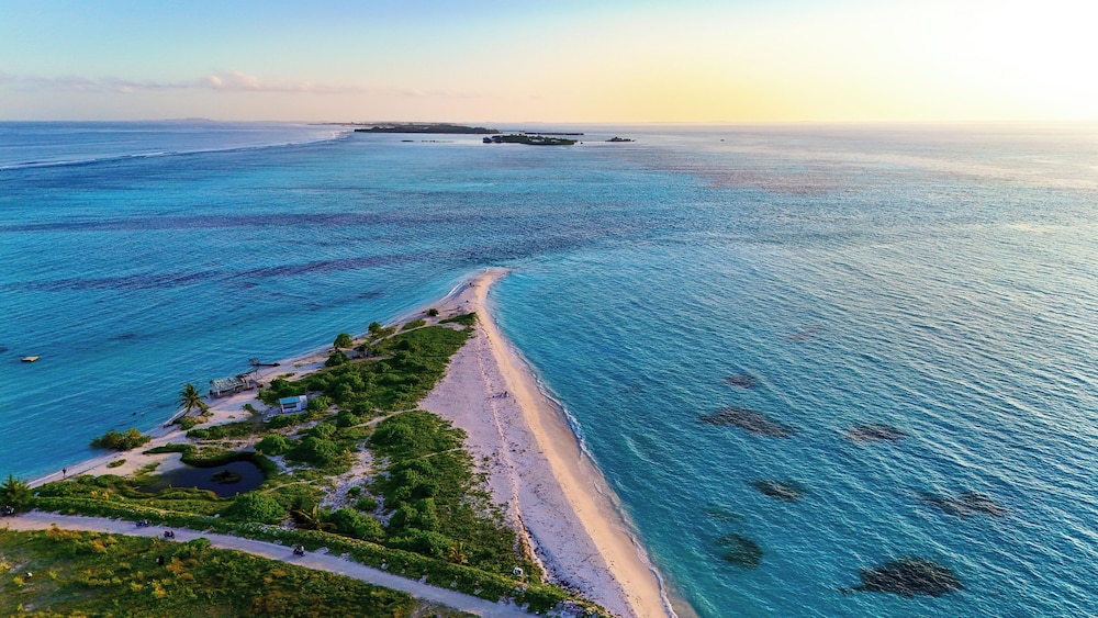 Azaya Beach Maldives Thulusdhoo